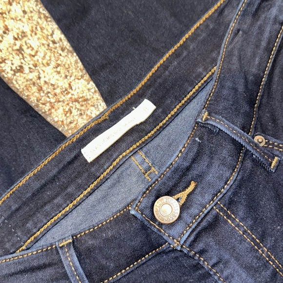 Levi’s - Picture 6 of 8